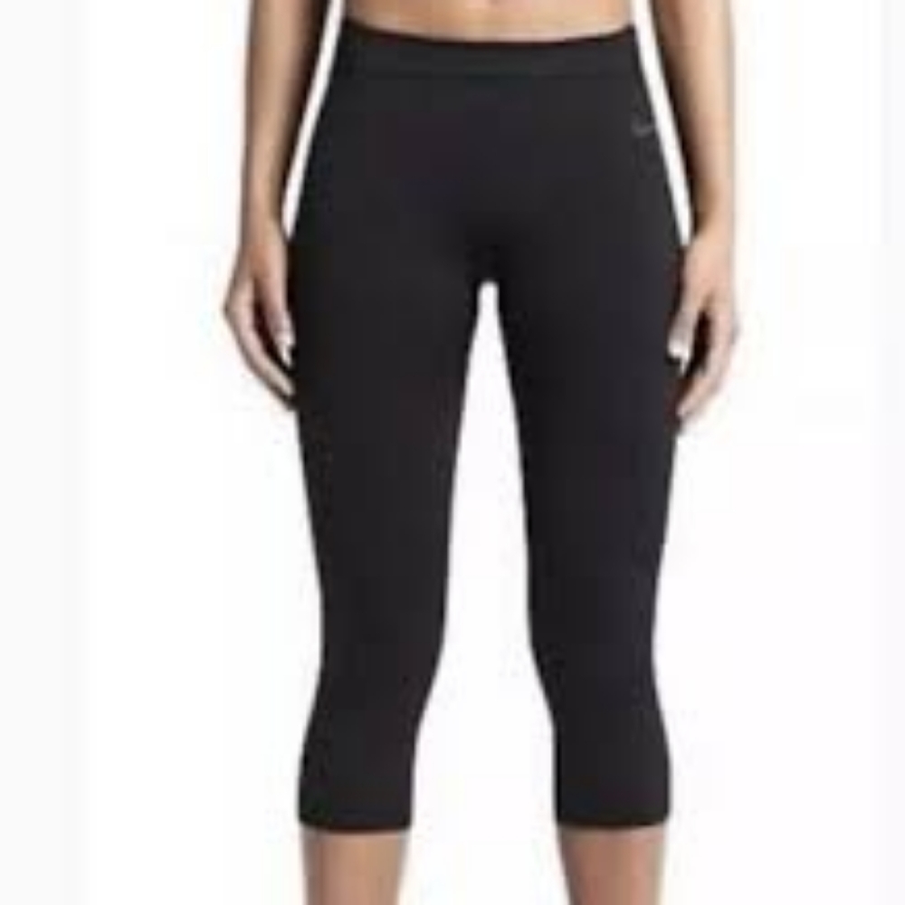 Nike Pro Dri Fit Limitless capri tights leggings